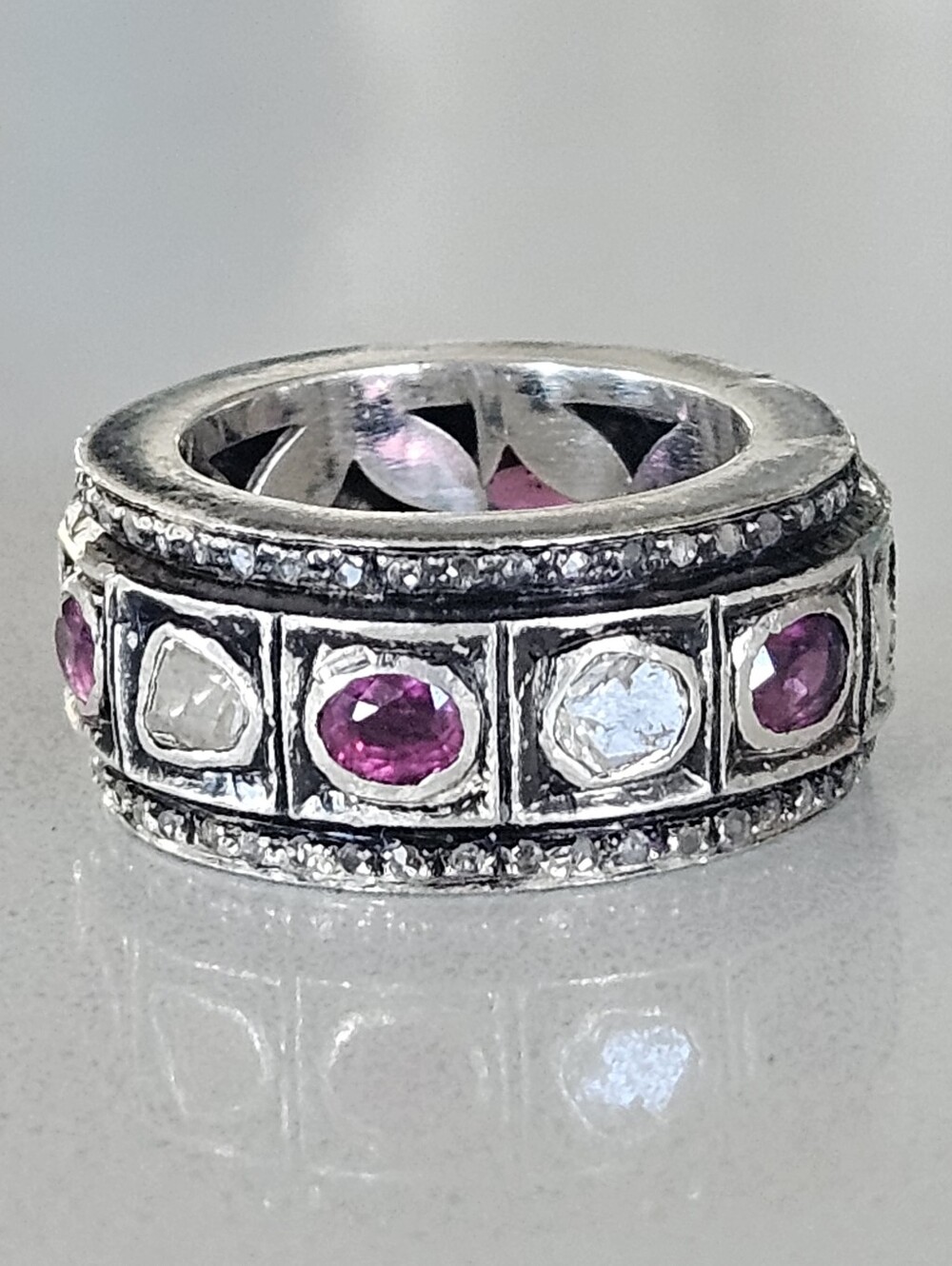 Vintage Modernist 9.7mm Natural Polki Diamond Ruby Statement Band Ring Ring